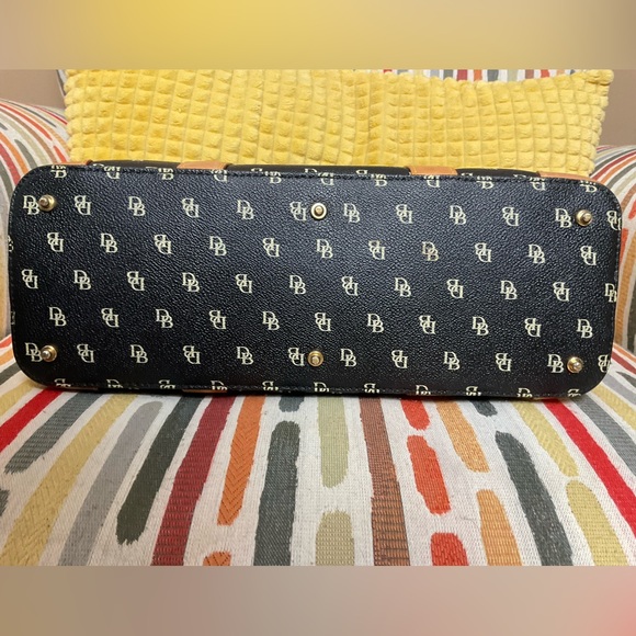 SOLD‼️Dooney Bourke Vintage Y2K Black/Tan Shoulder Bag & Matching Sunglass Case - Picture 10 of 15